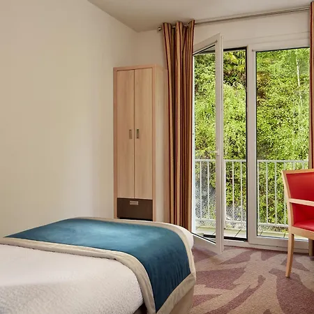Hotel Roissy 4*