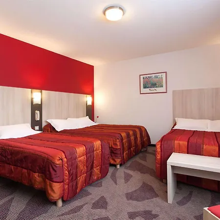 Hotel Roissy 4*