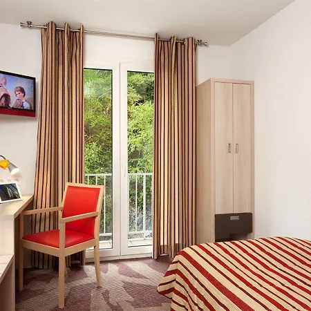 Roissy Hotel 4*
