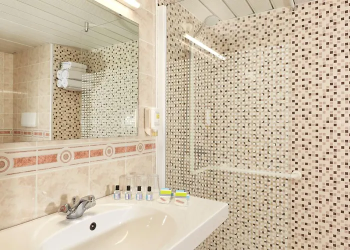 オテル ロワシー 4*