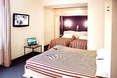 Hotell Roissy Lourdes